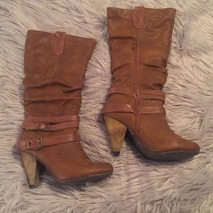 Heeled boots